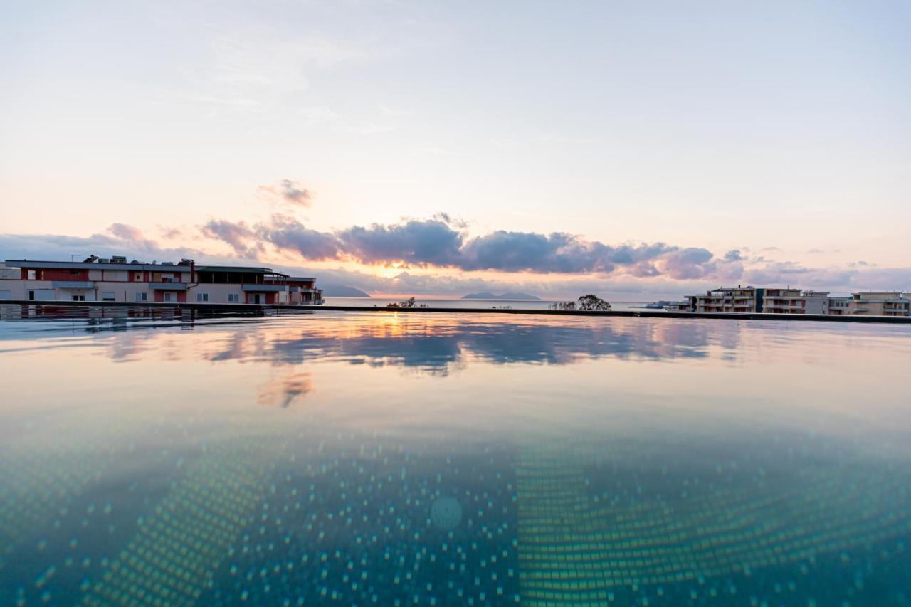 Ames Hotel & Spa Vlorë Екстериор снимка