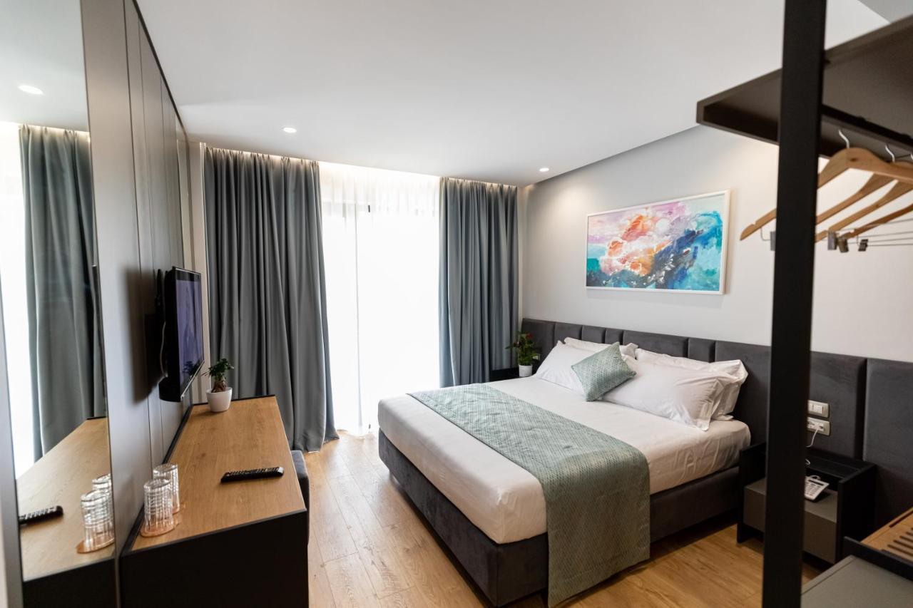 Ames Hotel & Spa Vlorë Екстериор снимка