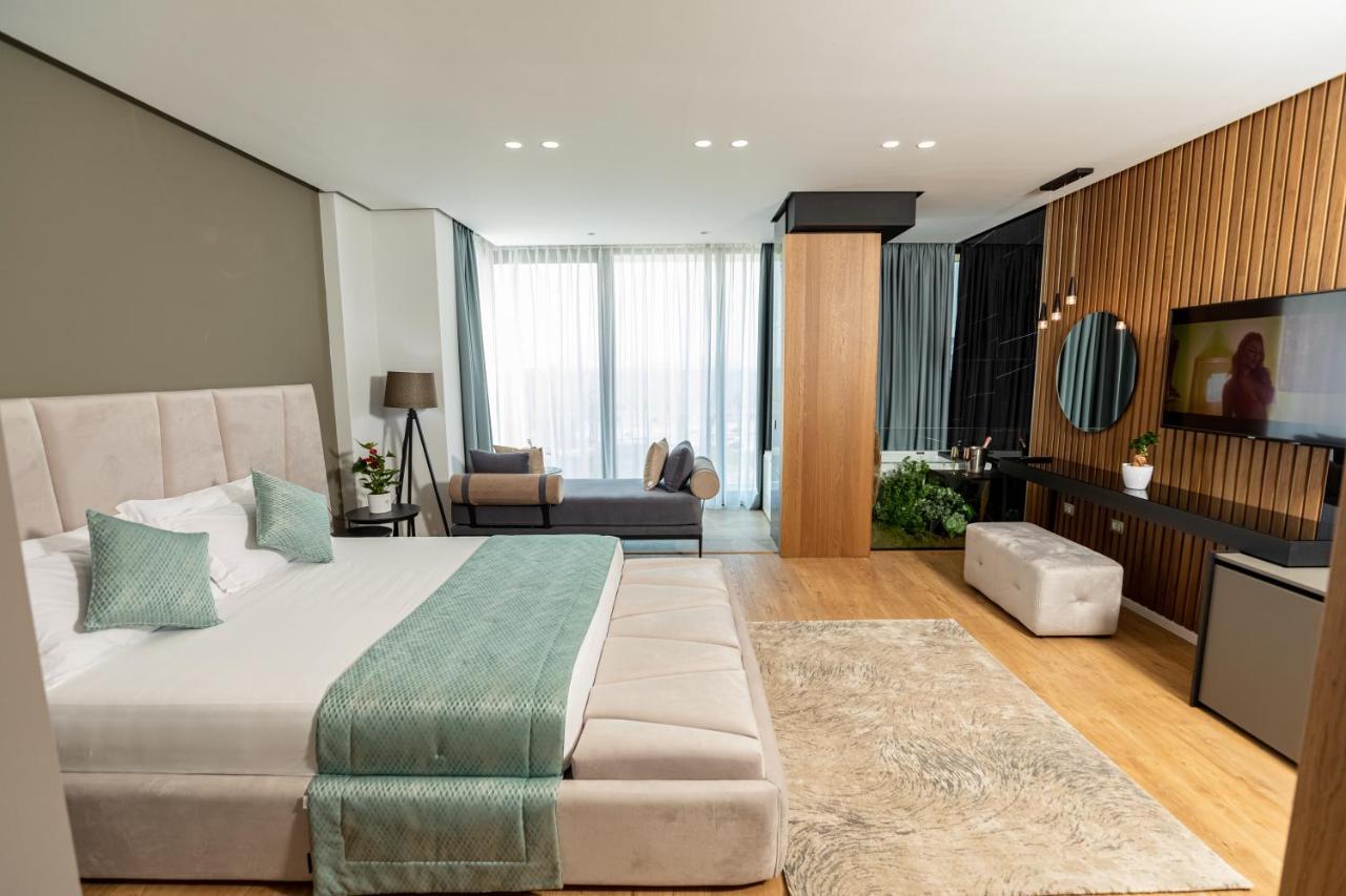 Ames Hotel & Spa Vlorë Екстериор снимка