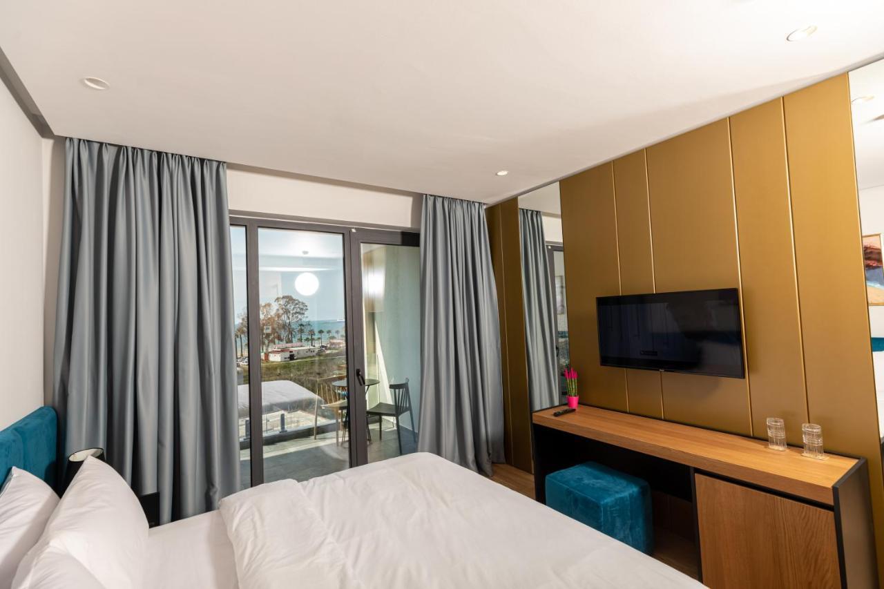 Ames Hotel & Spa Vlorë Екстериор снимка