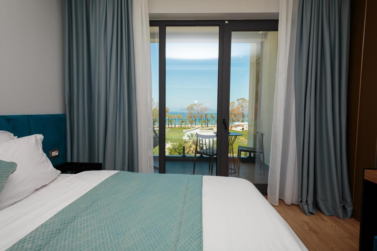 Ames Hotel & Spa Vlorë Екстериор снимка